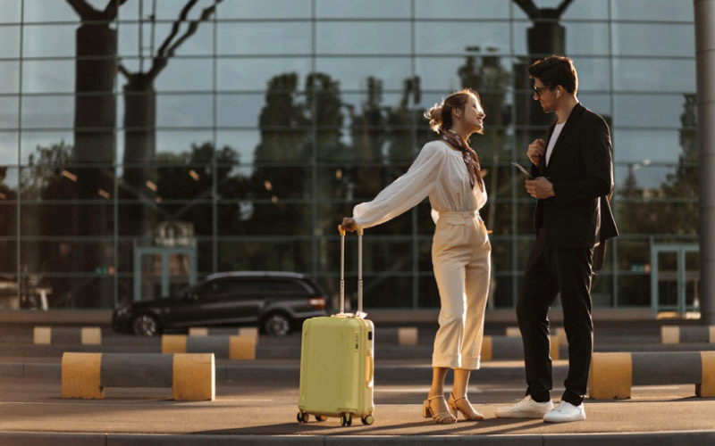 The Benefits of Using Tarneit Bus Hire Australia for Airport Transfers